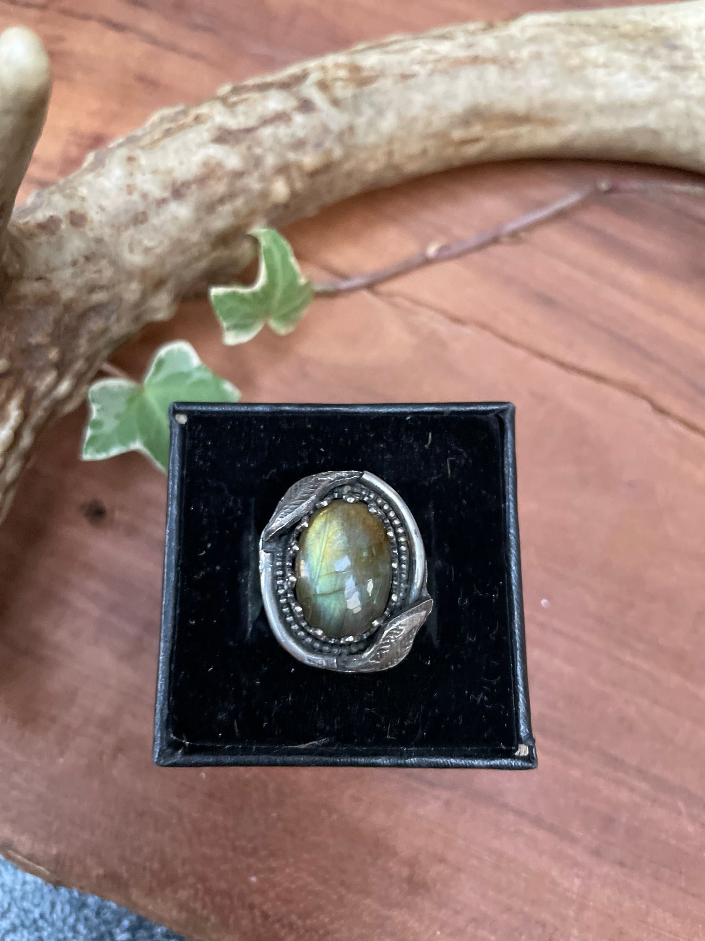Size 7 Green Labradorite Leaf Ring