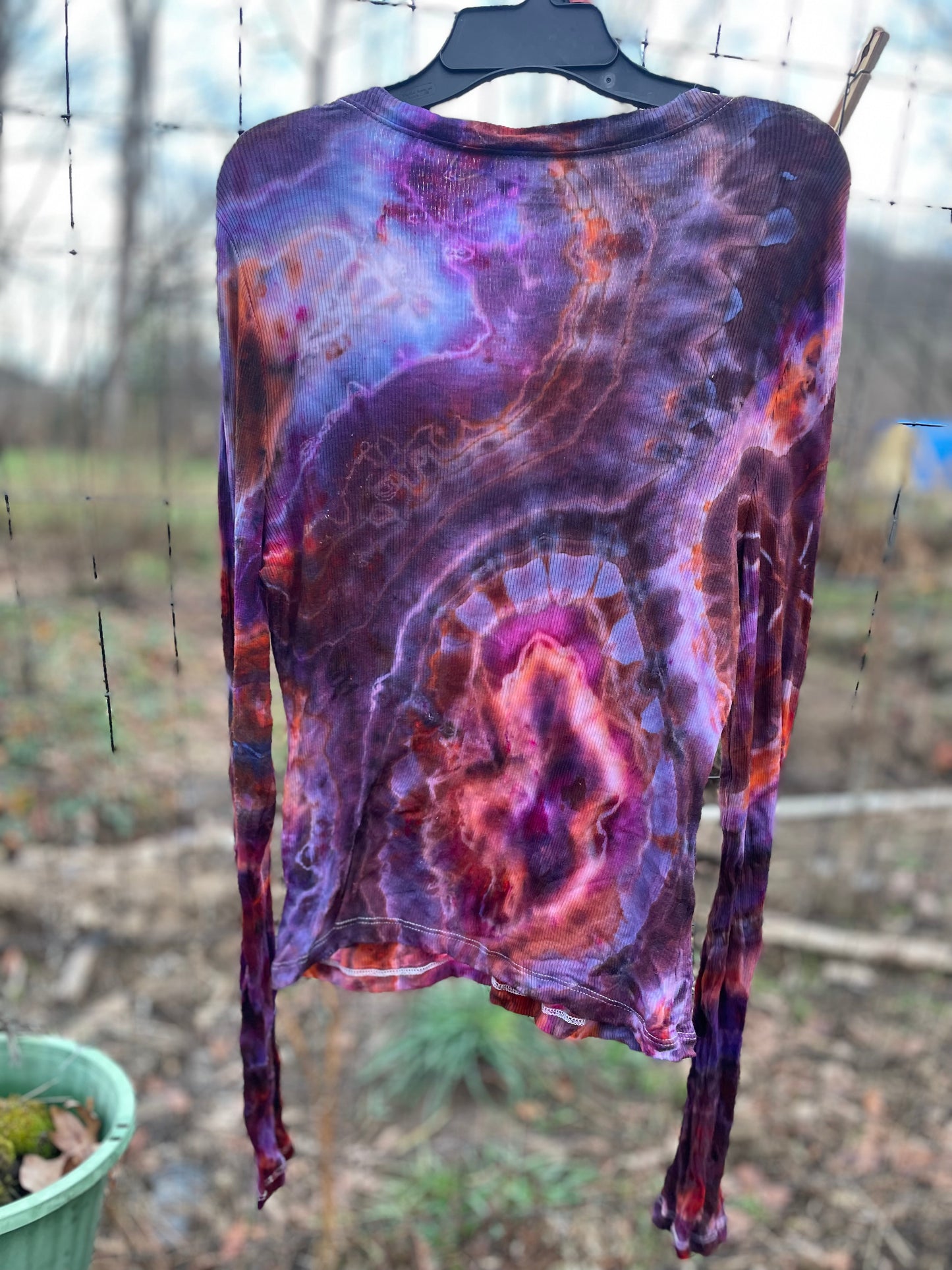 Geode Tie Dye V-Neck Shirt Size L Earth & Ember