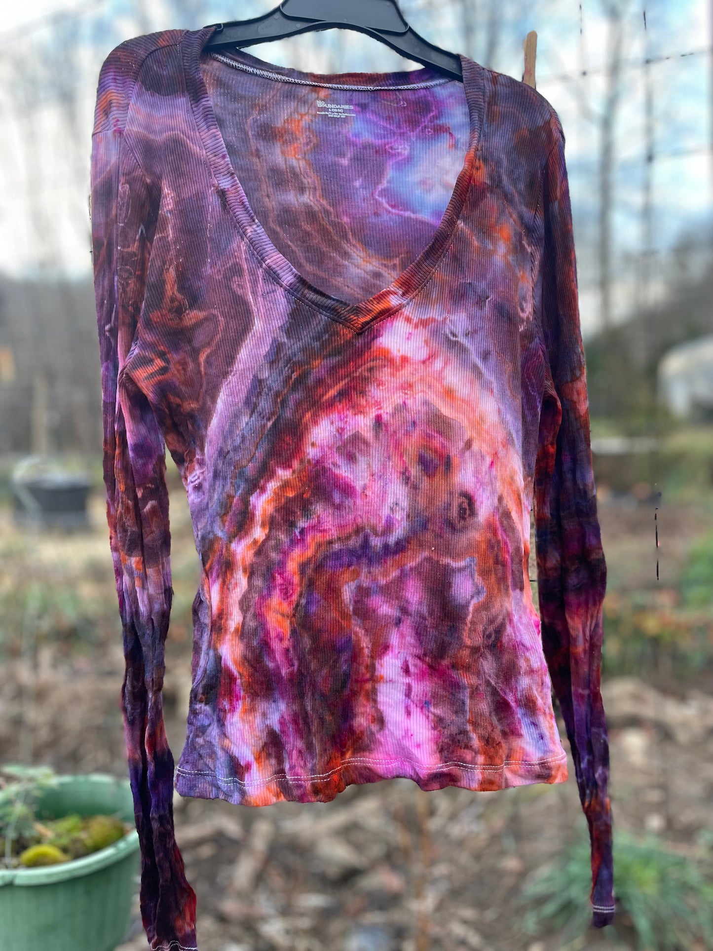 Geode Tie Dye V-Neck Shirt Size L Earth & Ember